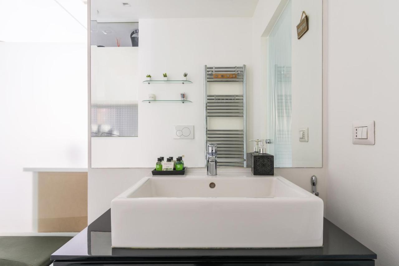 Luxury Modern One Bedroom In Great Location Mailand Exterior foto
